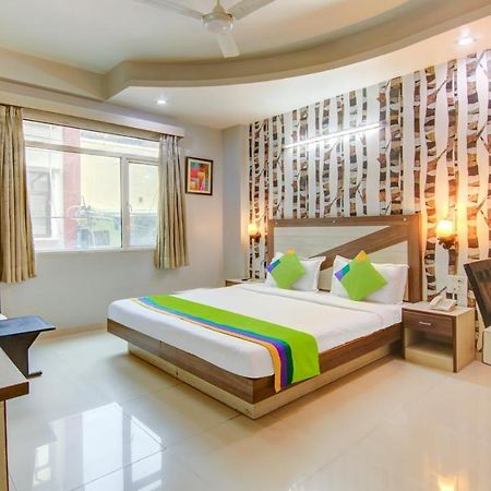 Treebo Rockwell Plaza Hotel Delhi  Exterior photo