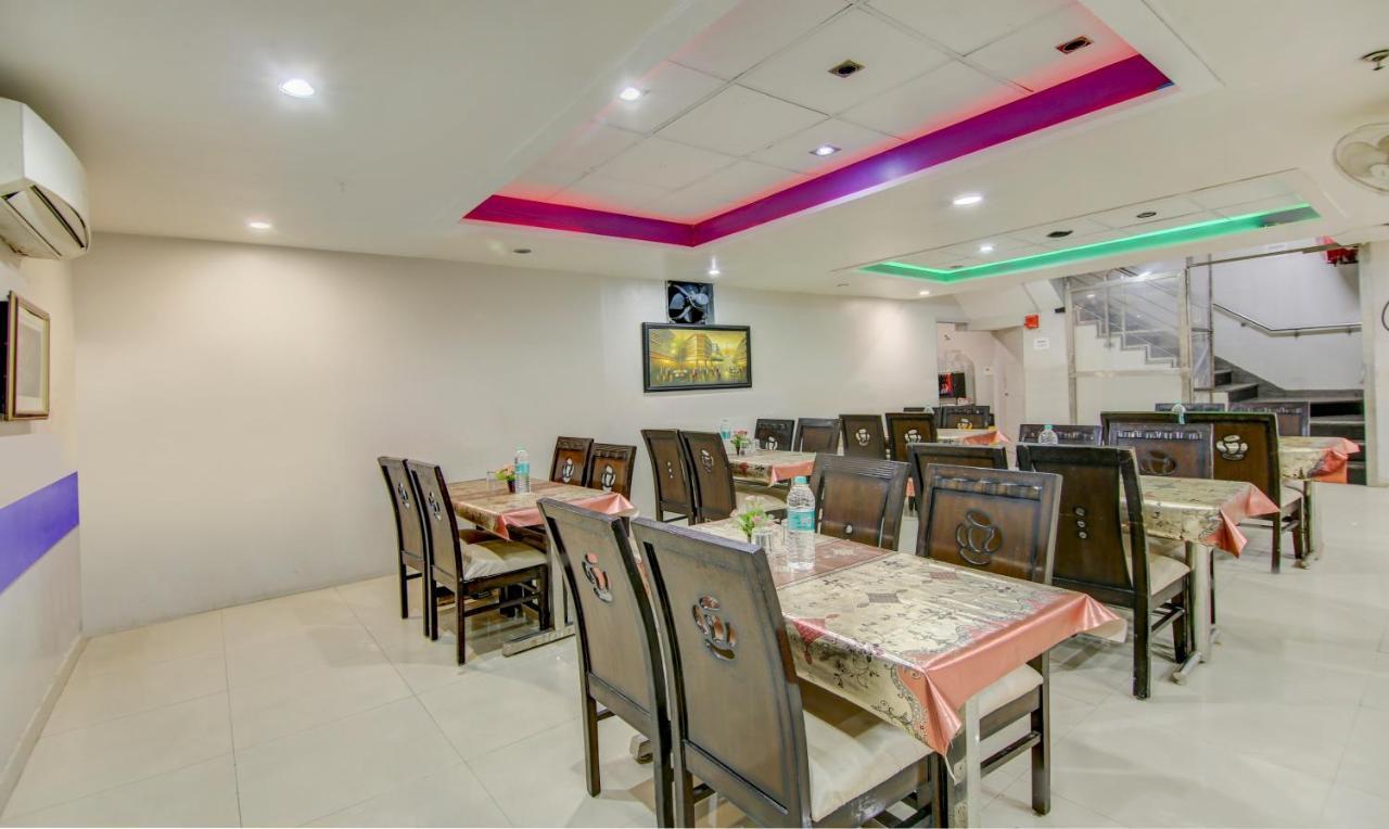 Treebo Rockwell Plaza Hotel Delhi  Exterior photo