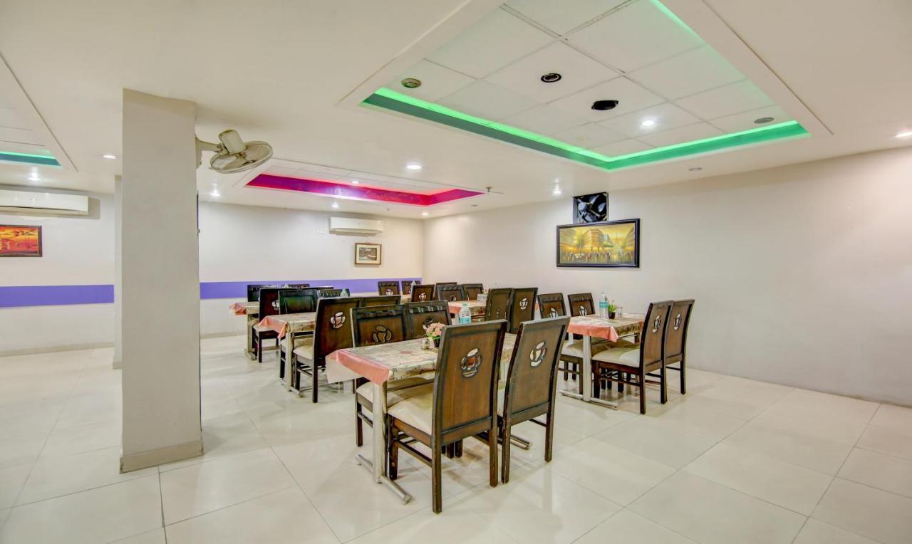 Treebo Rockwell Plaza Hotel Delhi  Exterior photo
