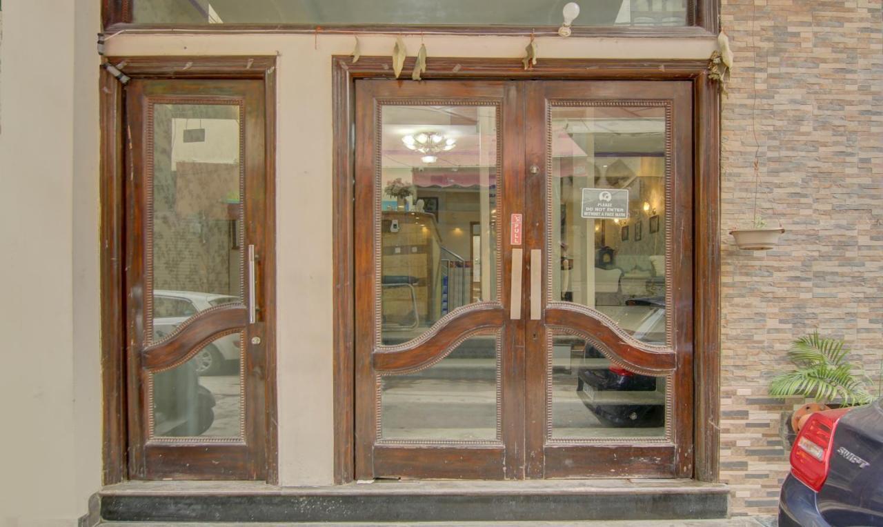 Treebo Rockwell Plaza Hotel Delhi  Exterior photo