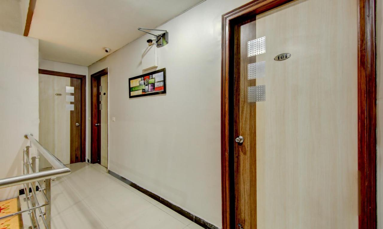 Treebo Rockwell Plaza Hotel Delhi  Exterior photo