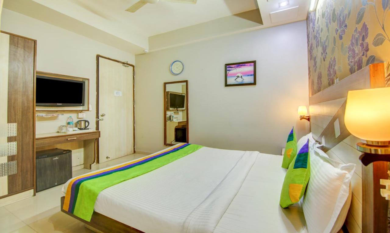 Treebo Rockwell Plaza Hotel Delhi  Exterior photo