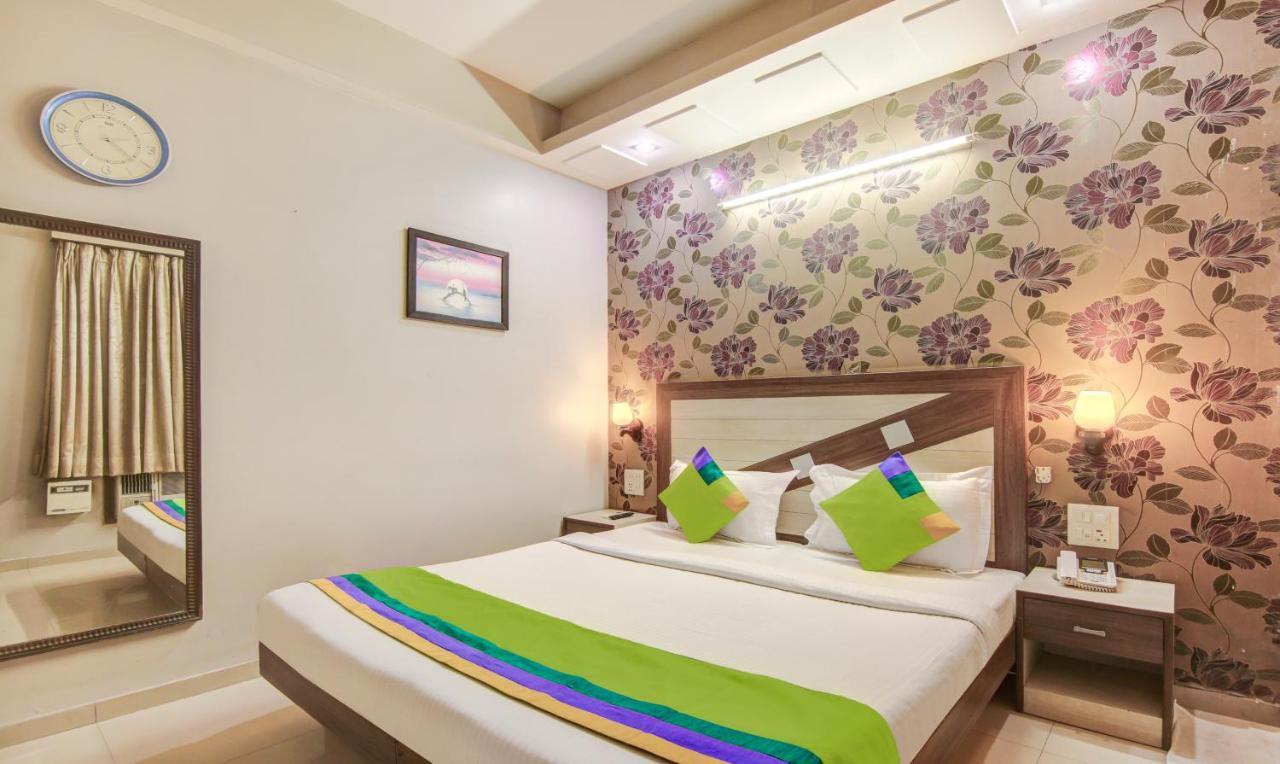 Treebo Rockwell Plaza Hotel Delhi  Exterior photo