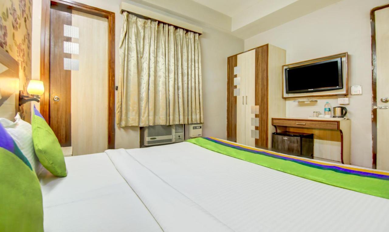 Treebo Rockwell Plaza Hotel Delhi  Exterior photo