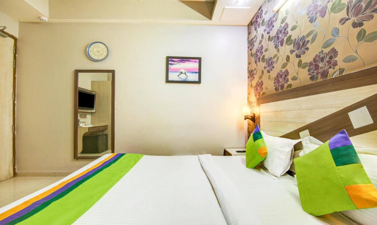 Treebo Rockwell Plaza Hotel Delhi  Exterior photo