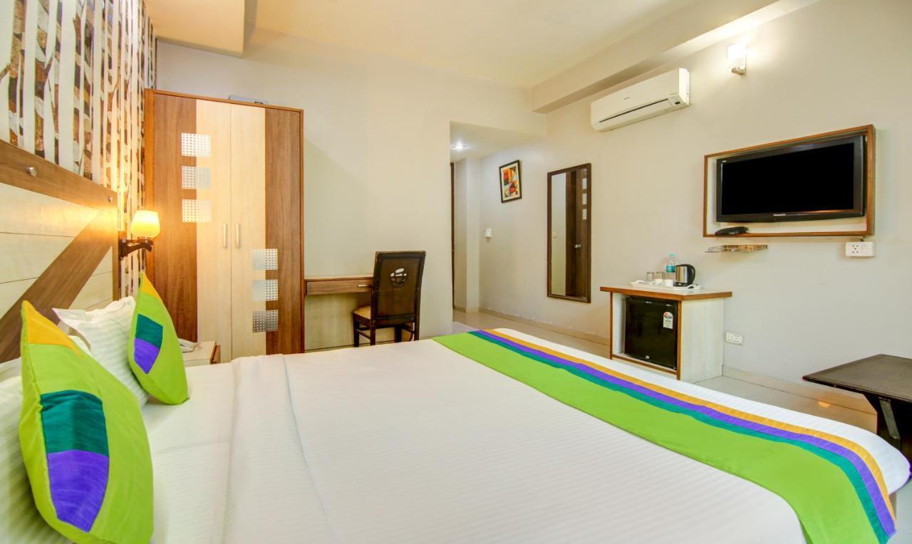 Treebo Rockwell Plaza Hotel Delhi  Exterior photo