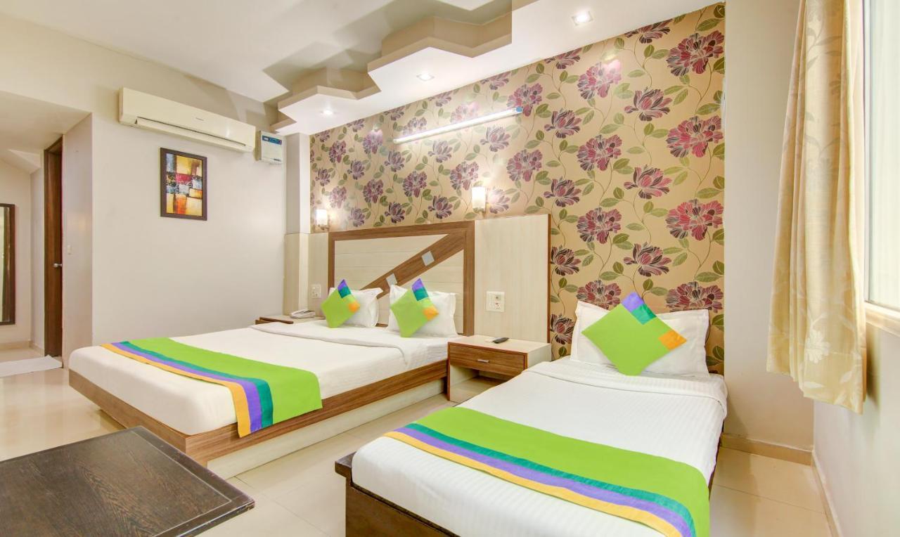 Treebo Rockwell Plaza Hotel Delhi  Exterior photo
