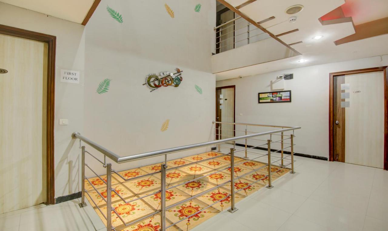 Treebo Rockwell Plaza Hotel Delhi  Exterior photo