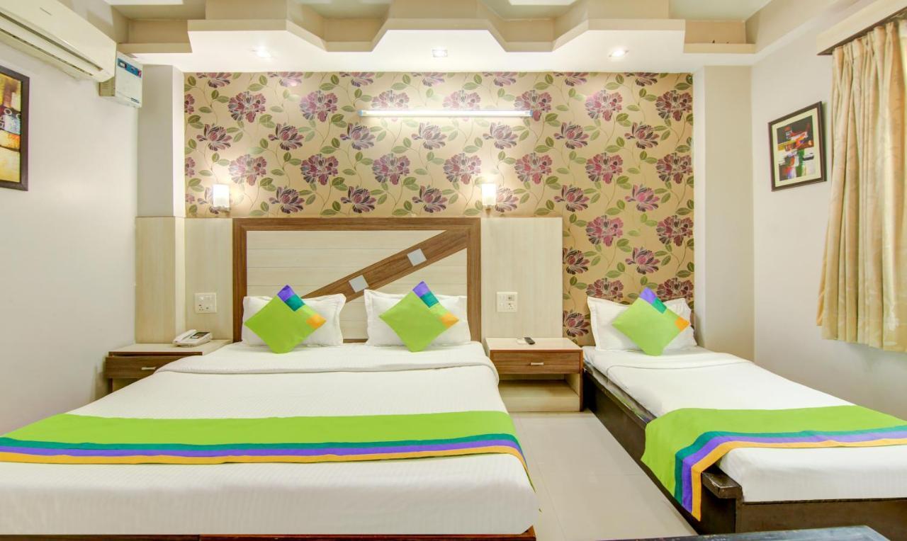 Treebo Rockwell Plaza Hotel Delhi  Exterior photo