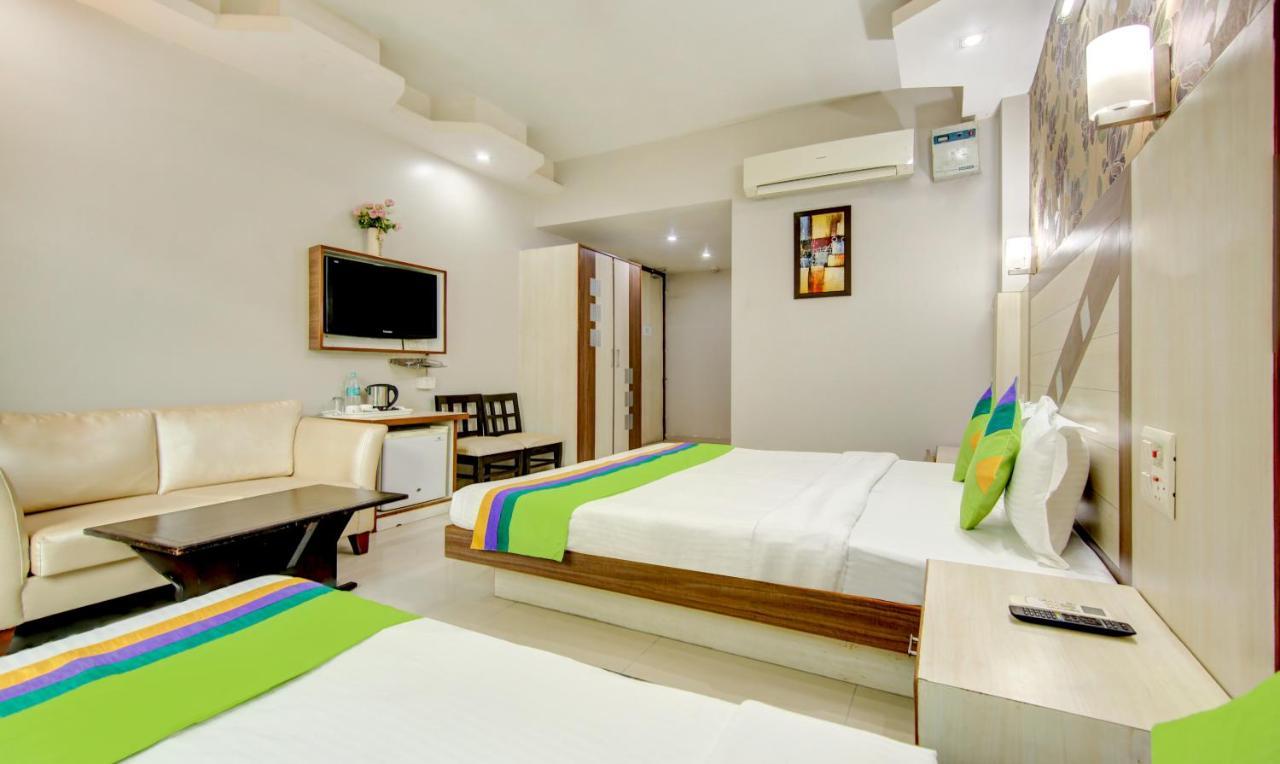 Treebo Rockwell Plaza Hotel Delhi  Exterior photo