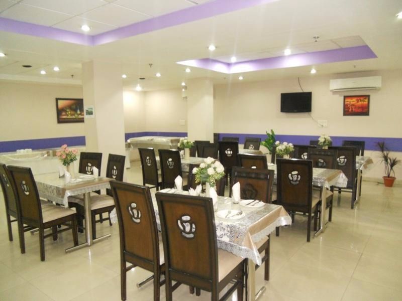 Treebo Rockwell Plaza Hotel Delhi  Exterior photo