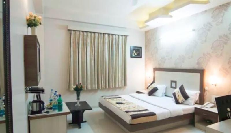 Treebo Rockwell Plaza Hotel Delhi  Exterior photo