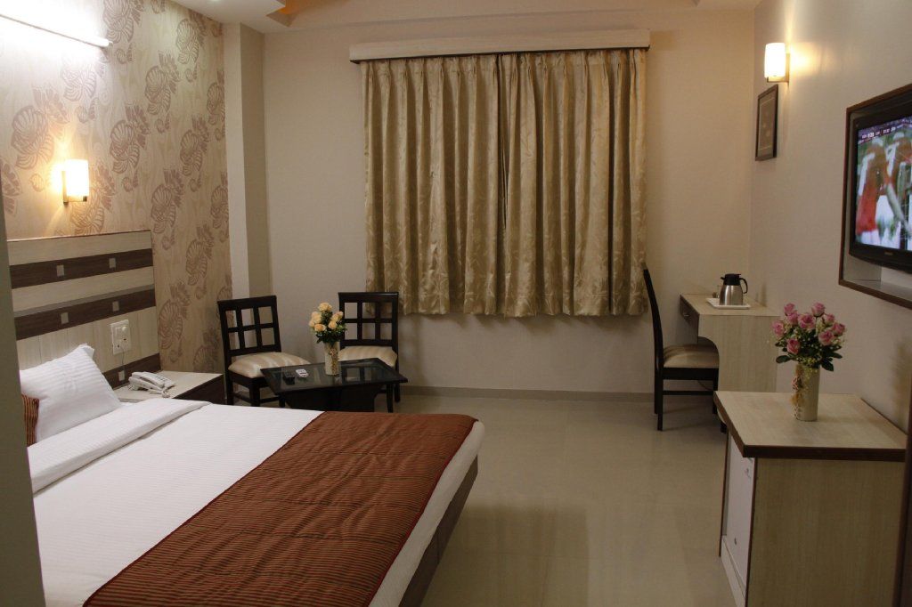 Treebo Rockwell Plaza Hotel Delhi  Exterior photo