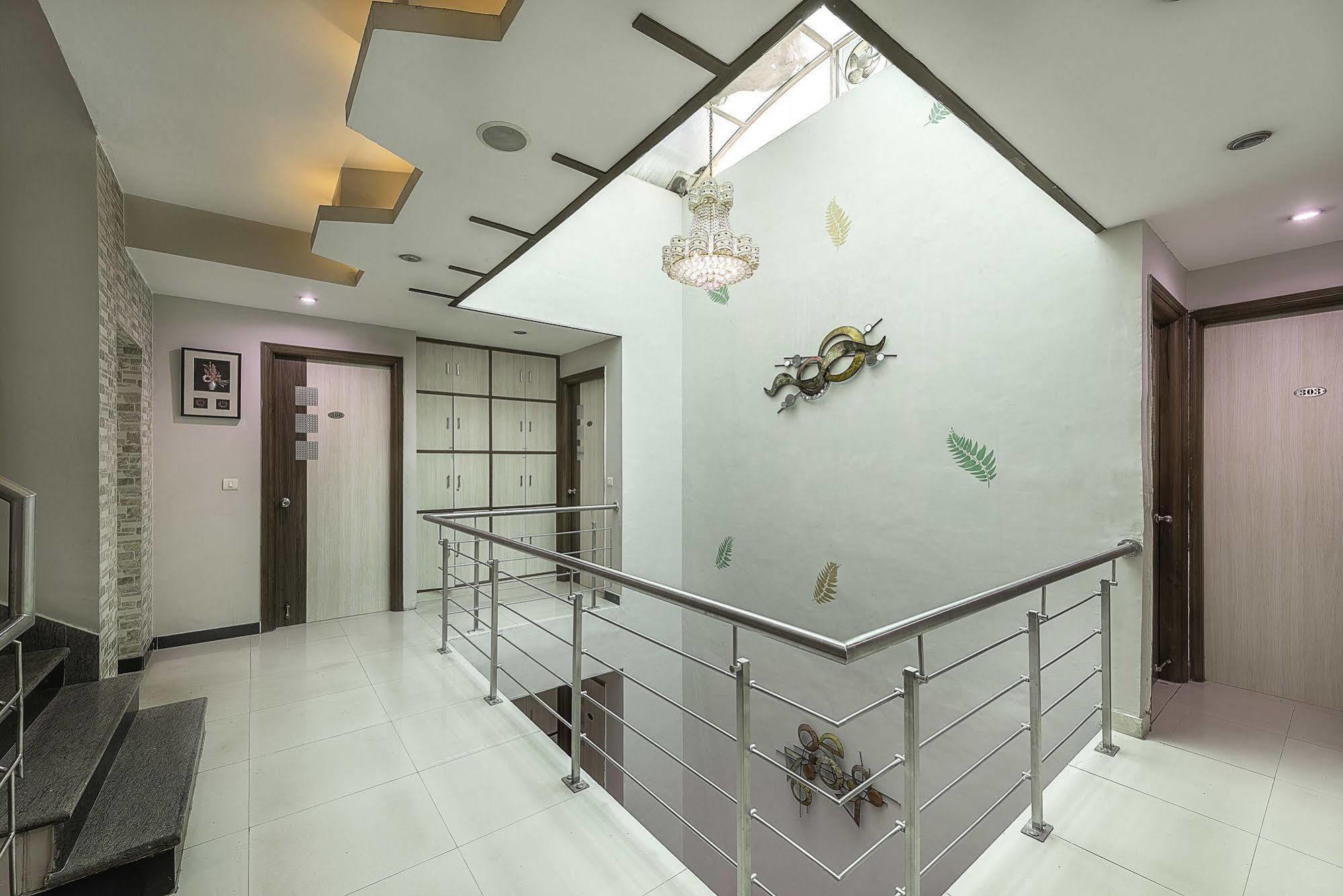 Treebo Rockwell Plaza Hotel Delhi  Exterior photo